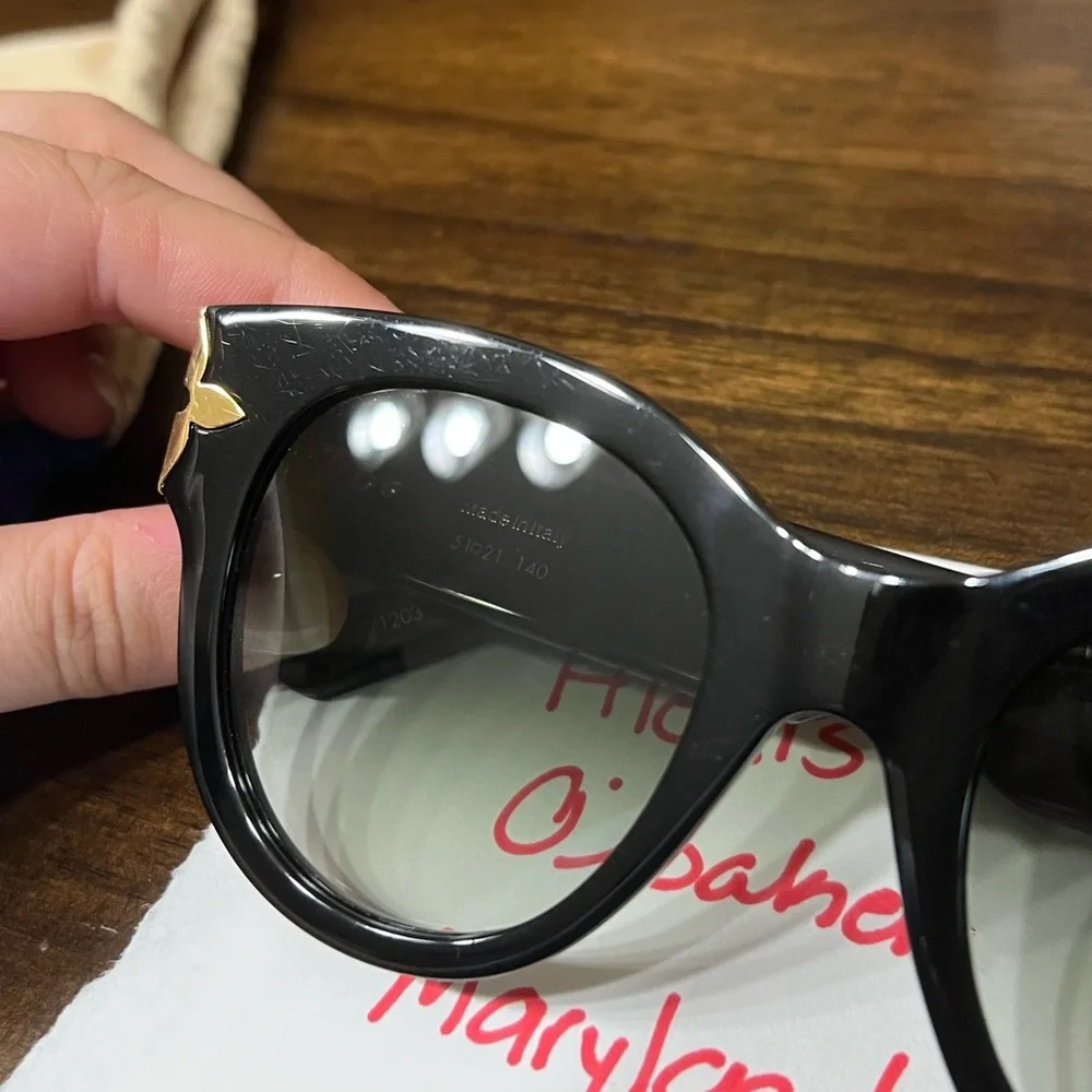 Louis Vuitton Flower Edge Round Sunlglasses - Picture 8 of 14